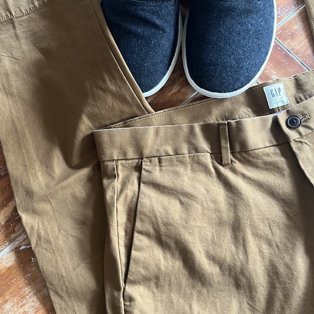 Men’s Tan Gap Casual Pant